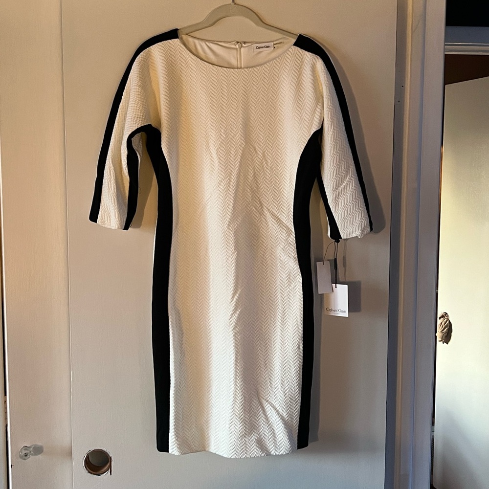 CALVIN KLEIN Black and White Women's sheath jersey dress. NWT. Size 8